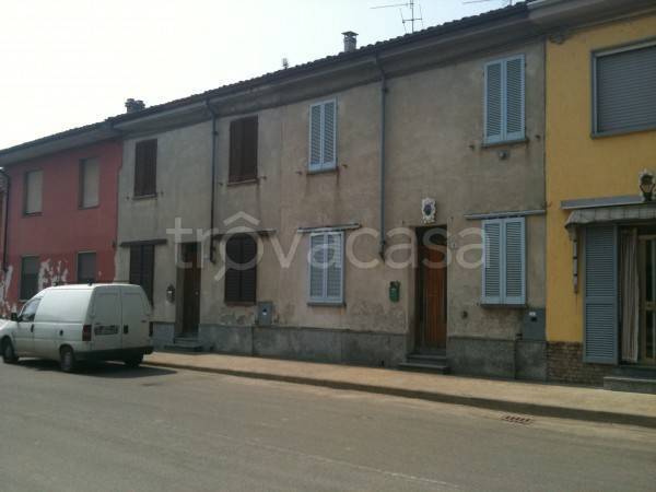 casa indipendente in vendita a Cornale e Bastida in zona Bastida de' Dossi