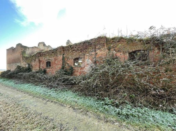 casa indipendente in vendita a Cornale e Bastida