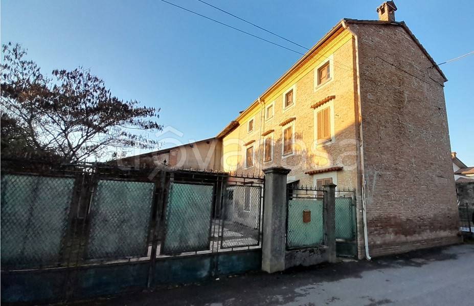 casa indipendente in vendita a Cornale e Bastida in zona Cornale