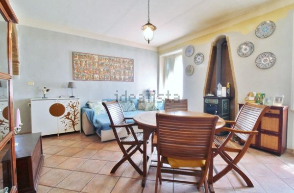 casa semindipendente in vendita a Cornale e Bastida in zona Bastida de' Dossi