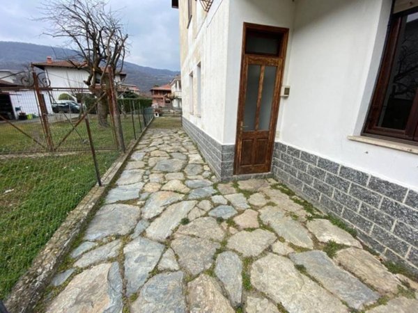 casa indipendente in vendita a Loranzè