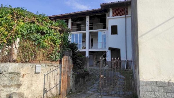 casa indipendente in vendita a Loranzè