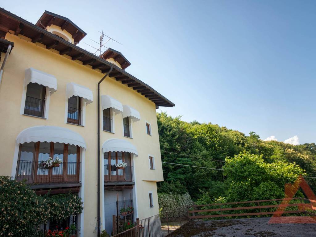 casa indipendente in vendita a Loranzè