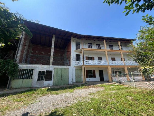 casa semindipendente in vendita a Loranzè