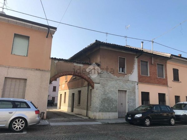 appartamento in vendita a Corteolona e Genzone in zona Corteolona