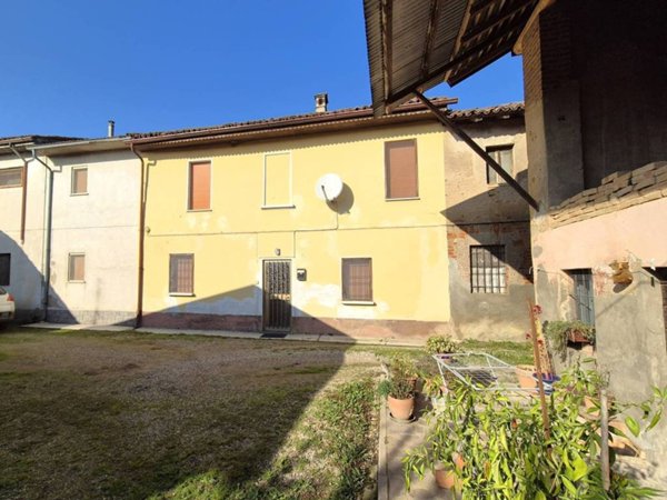 casa indipendente in vendita a Corteolona e Genzone in zona Genzone