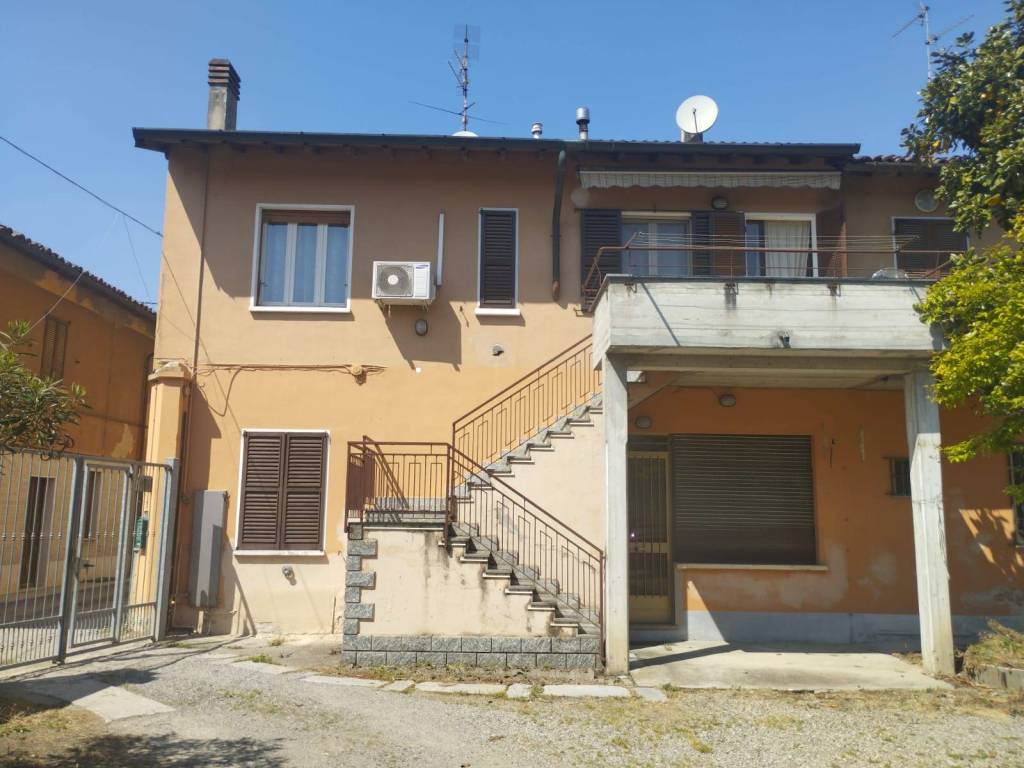 appartamento in vendita a Corteolona e Genzone in zona Corteolona