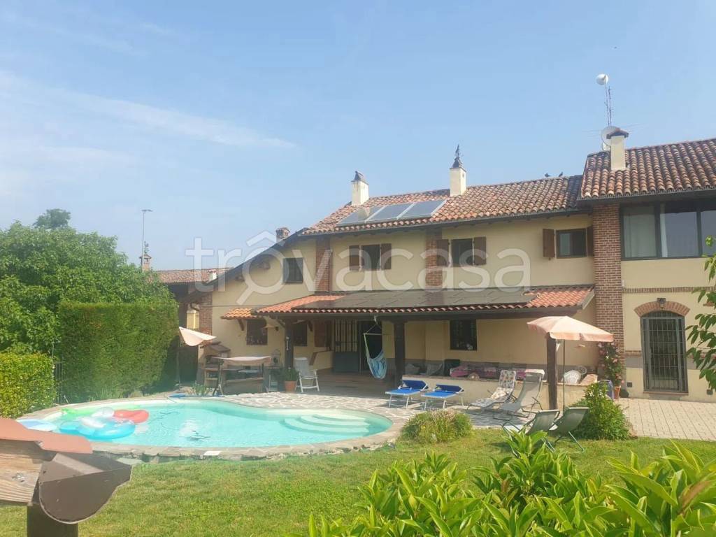 casa indipendente in vendita a Corteolona e Genzone