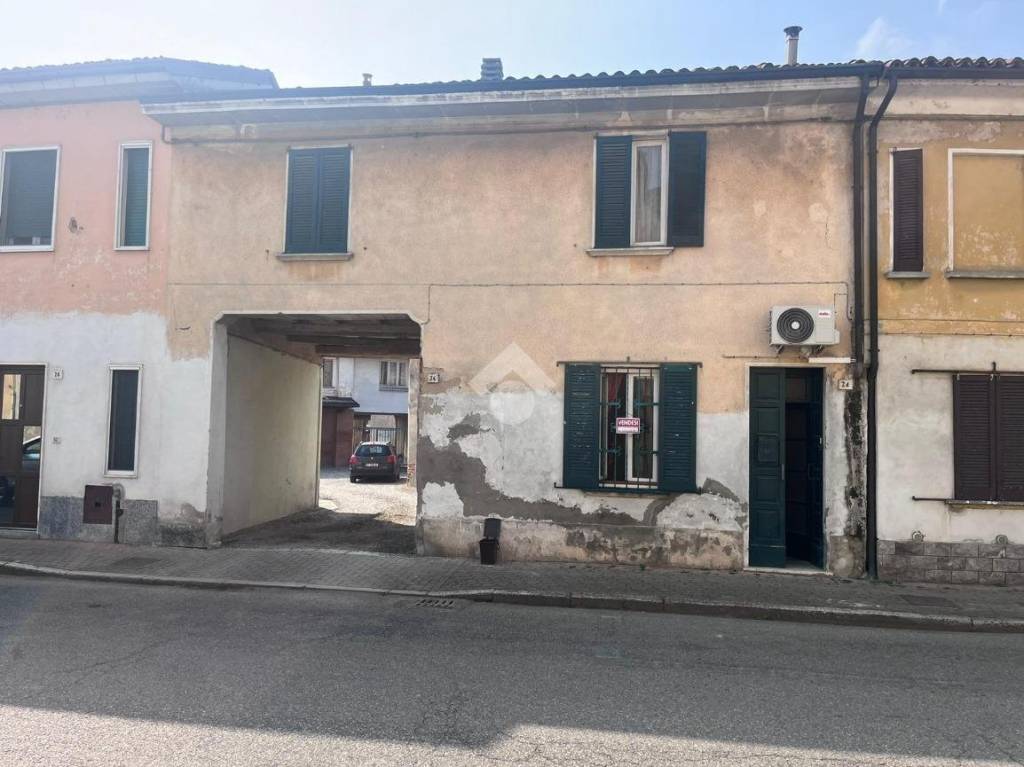 casa indipendente in vendita a Corteolona e Genzone in zona Corteolona