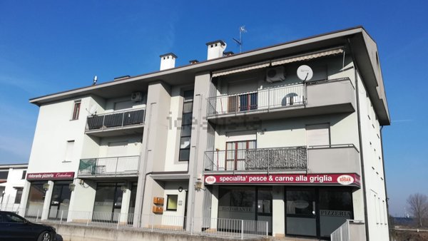 locale commerciale in vendita a Corteolona e Genzone