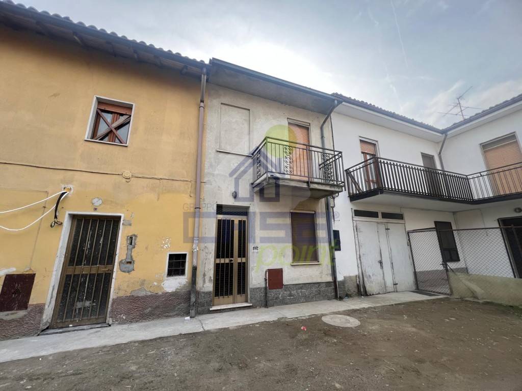 casa indipendente in vendita a Corteolona e Genzone in zona Genzone
