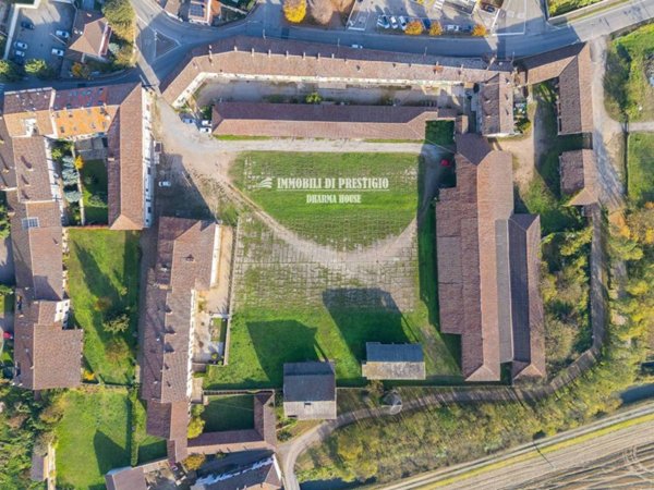 casa indipendente in vendita a Corteolona e Genzone in zona Corteolona