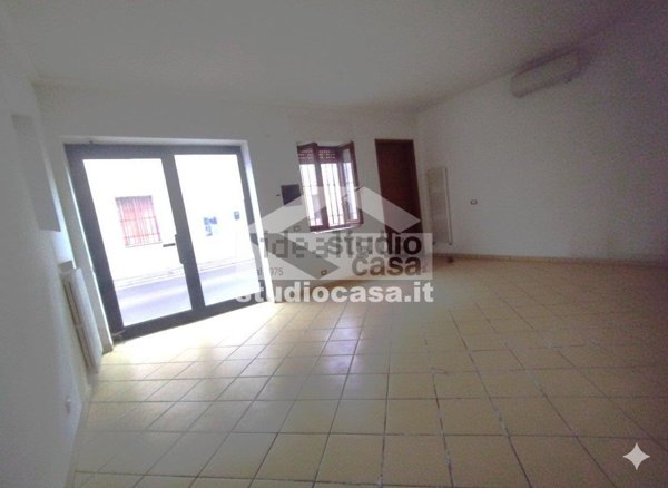 negozio in vendita a Corteolona e Genzone in zona Genzone