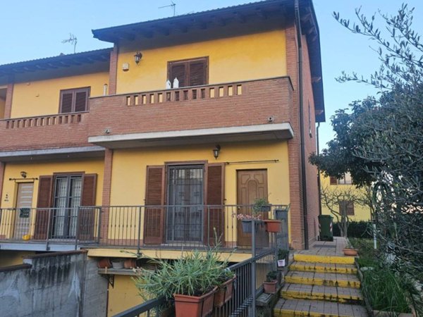 casa indipendente in vendita a Corteolona e Genzone in zona Corteolona