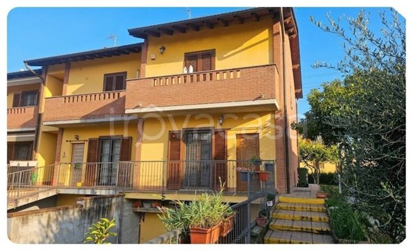 casa indipendente in vendita a Corteolona e Genzone in zona Corteolona