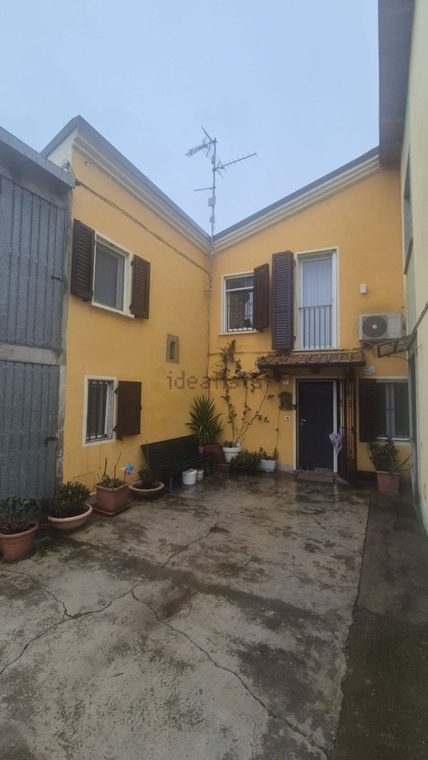 casa indipendente in vendita a Corteolona e Genzone