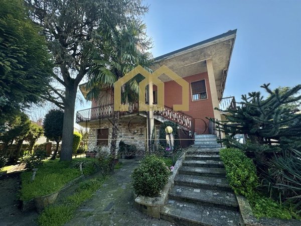 casa indipendente in vendita a Corteolona e Genzone in zona Corteolona