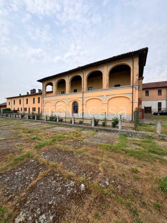 casa indipendente in vendita a Corteolona e Genzone in zona Corteolona