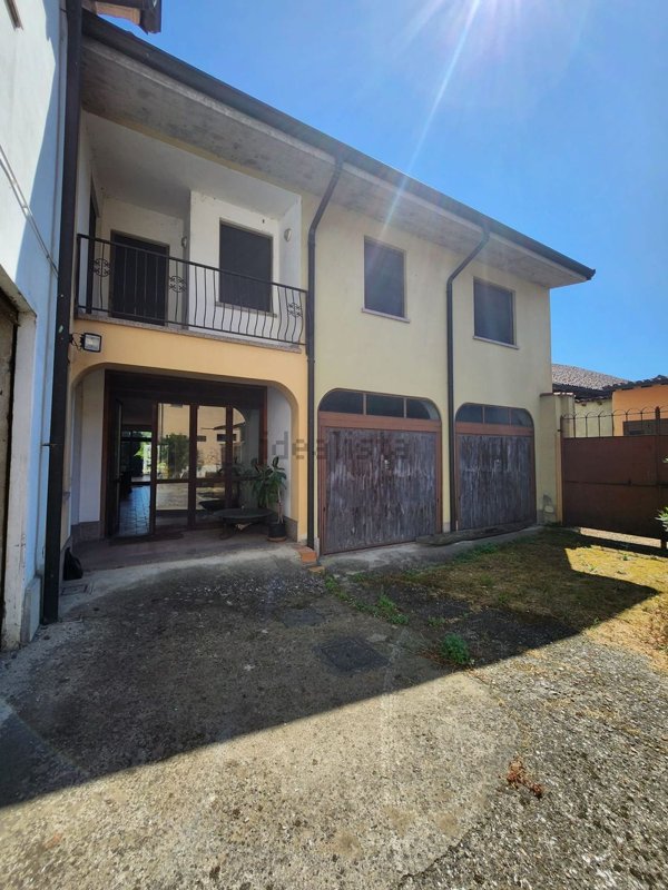 casa indipendente in vendita a Corteolona e Genzone in zona Corteolona