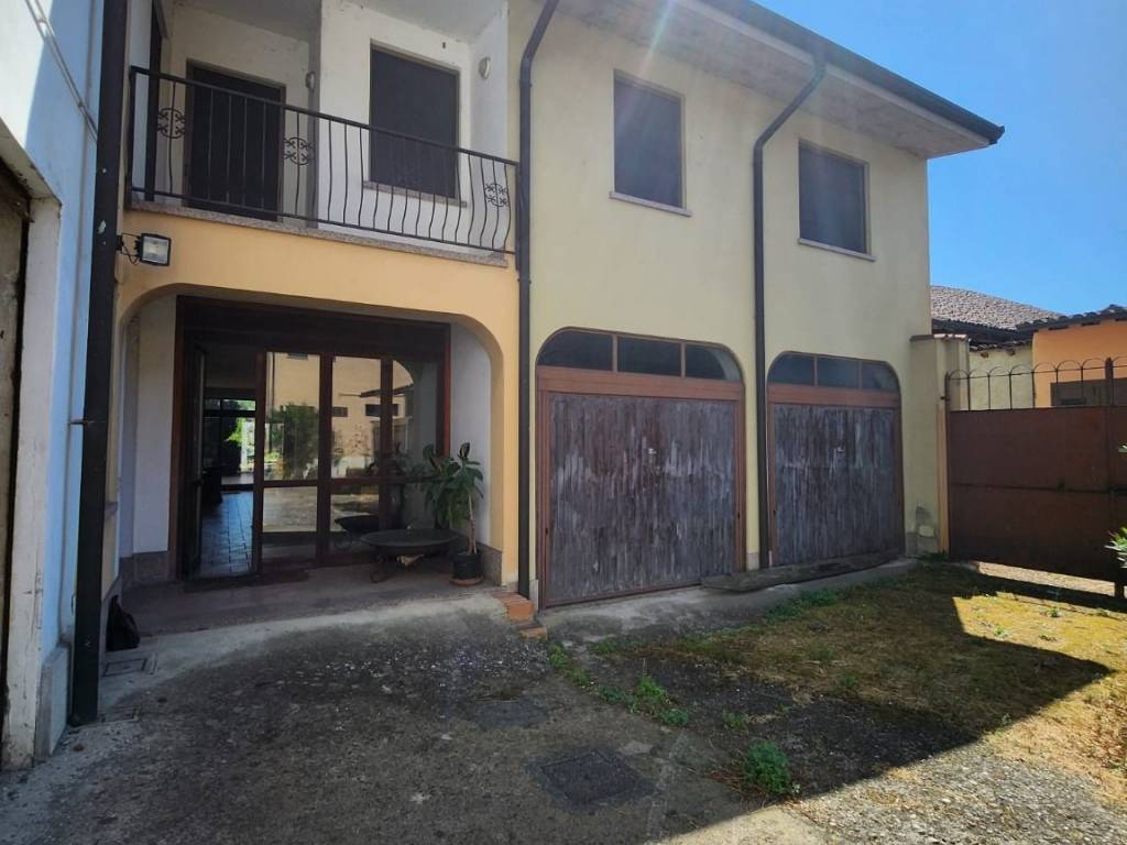 casa indipendente in vendita a Corteolona e Genzone in zona Corteolona
