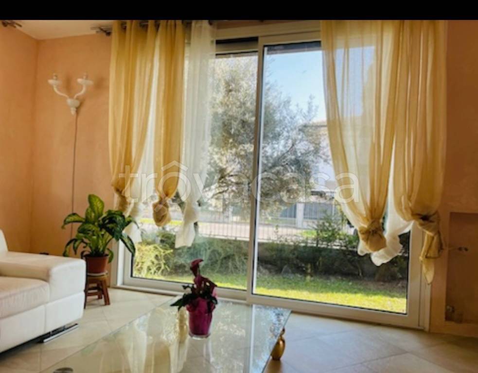 casa indipendente in vendita a Corteolona e Genzone in zona Corteolona