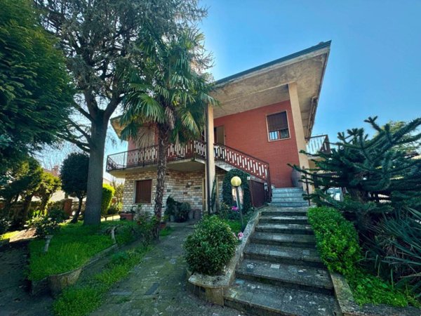 casa indipendente in vendita a Corteolona e Genzone in zona Corteolona