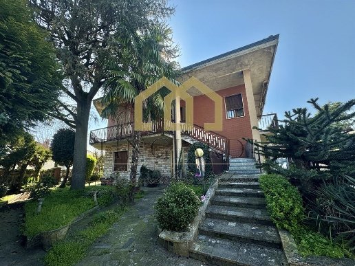 casa indipendente in vendita a Corteolona e Genzone in zona Corteolona