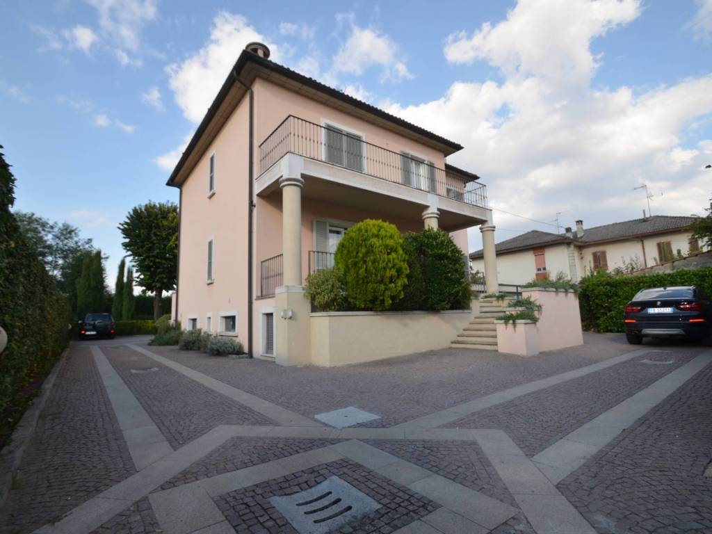 casa indipendente in vendita a Corteolona e Genzone in zona Corteolona
