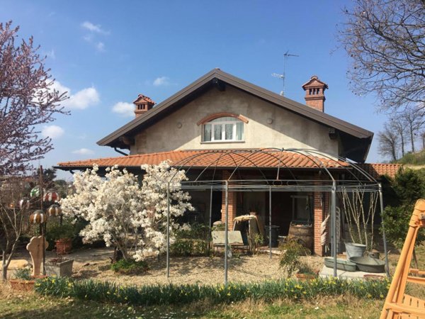 casa indipendente in vendita a Colli Verdi