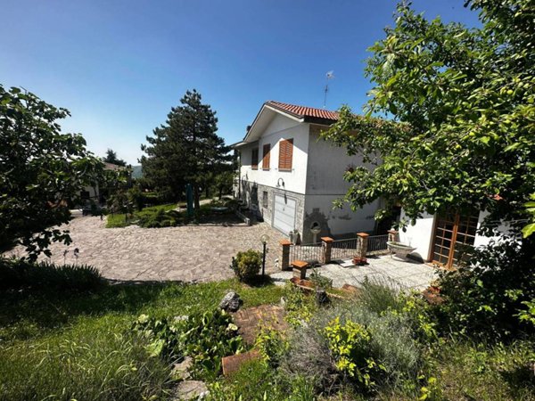 casa indipendente in vendita a Colli Verdi