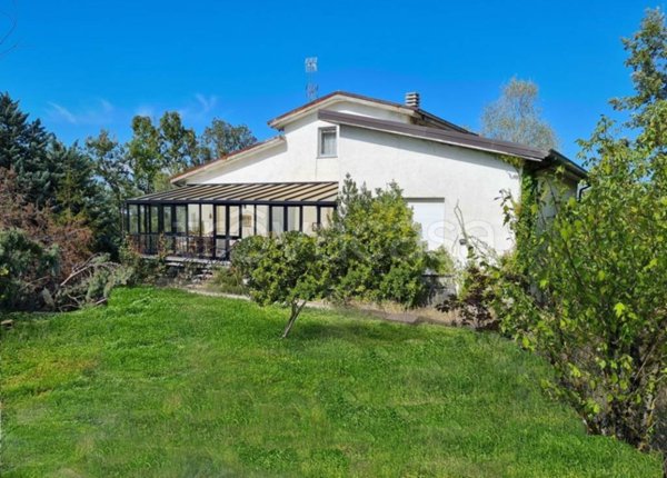 casa indipendente in vendita a Colli Verdi