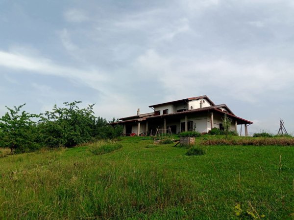 casa indipendente in vendita a Colli Verdi