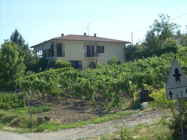 casa indipendente in vendita a Colli Verdi in zona Colombara