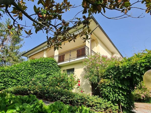 casa indipendente in vendita a Colli Verdi