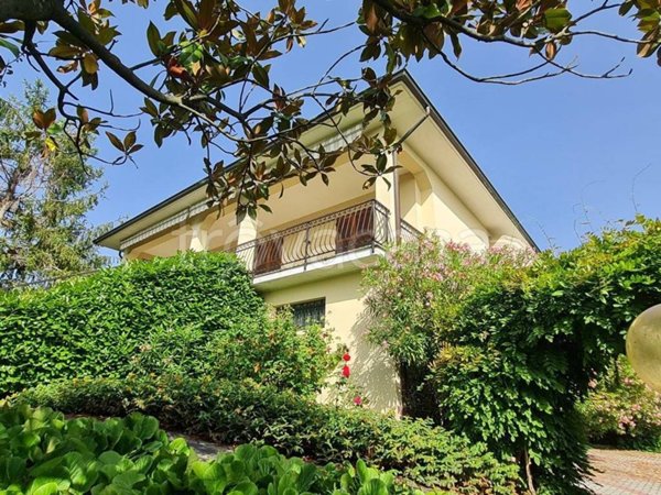 casa indipendente in vendita a Colli Verdi