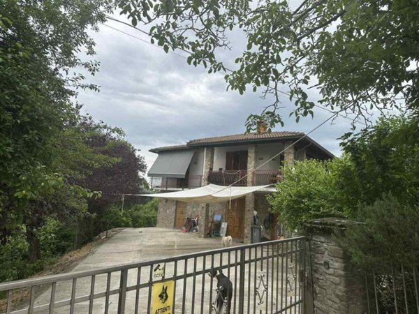 casa indipendente in vendita a Colli Verdi