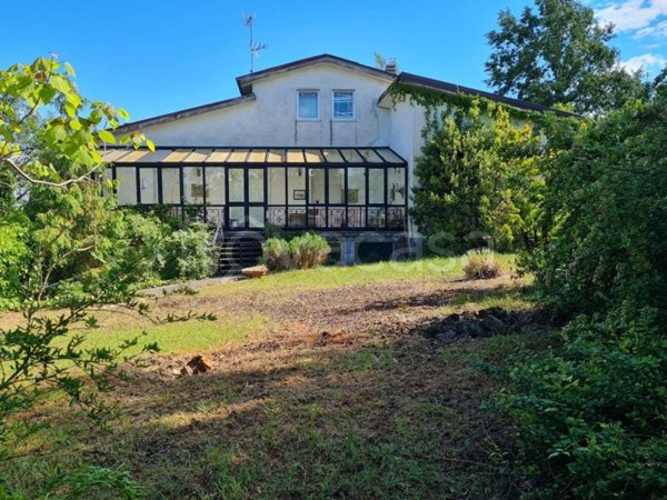 casa indipendente in vendita a Colli Verdi