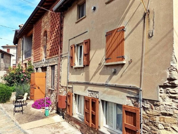casa indipendente in vendita a Colli Verdi in zona Ruino