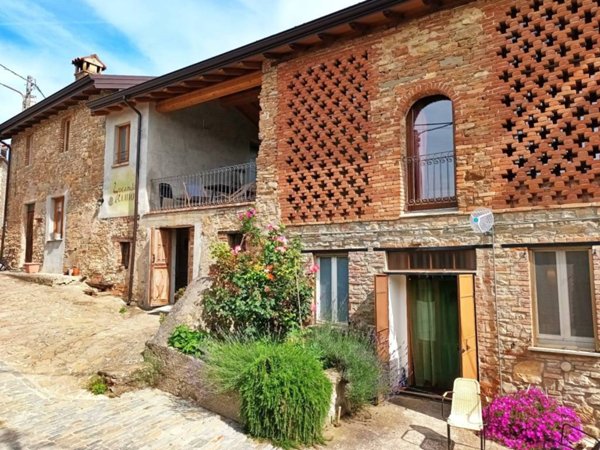 casa indipendente in vendita a Colli Verdi in zona Ruino