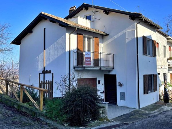 casa indipendente in vendita a Colli Verdi in zona Canevino
