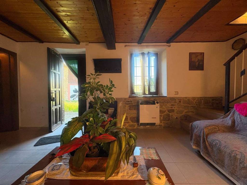 casa indipendente in vendita a Colli Verdi
