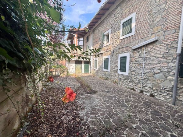 casa indipendente in vendita a Colli Verdi in zona Costa Trentini