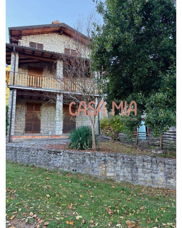 casa indipendente in vendita a Colli Verdi