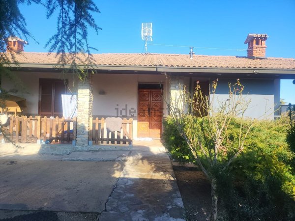 casa indipendente in vendita a Colli Verdi in zona Ruino