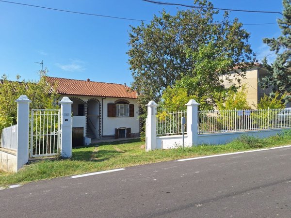 casa indipendente in vendita a Colli Verdi