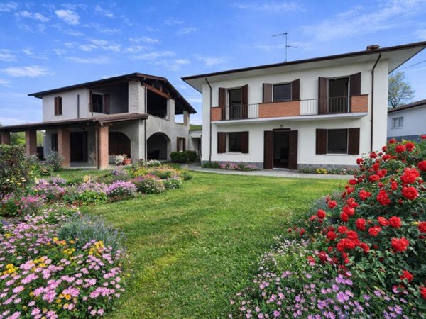 casa indipendente in vendita a Colli Verdi