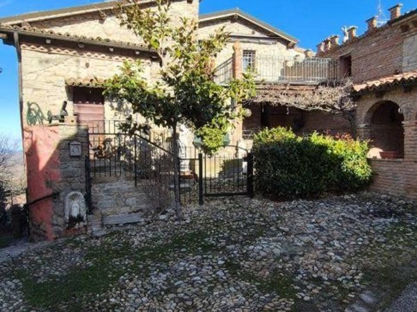 casa indipendente in vendita a Colli Verdi