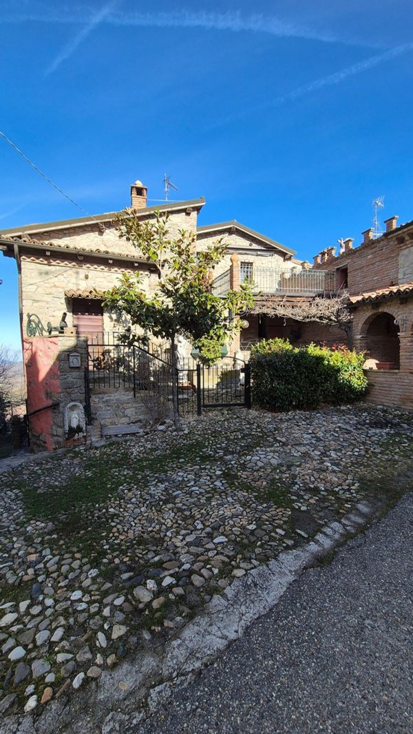 casa indipendente in vendita a Colli Verdi