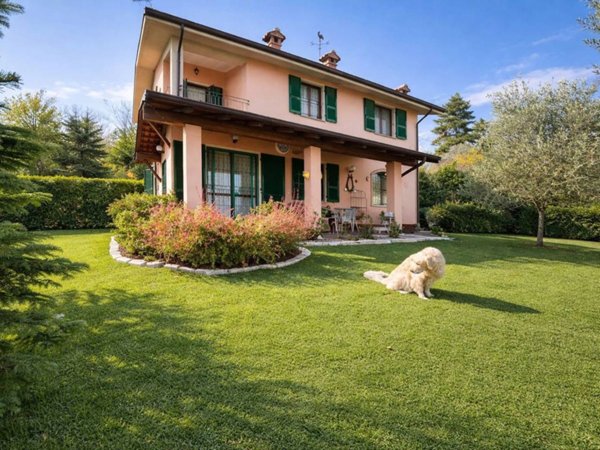 casa indipendente in vendita a Colli Verdi