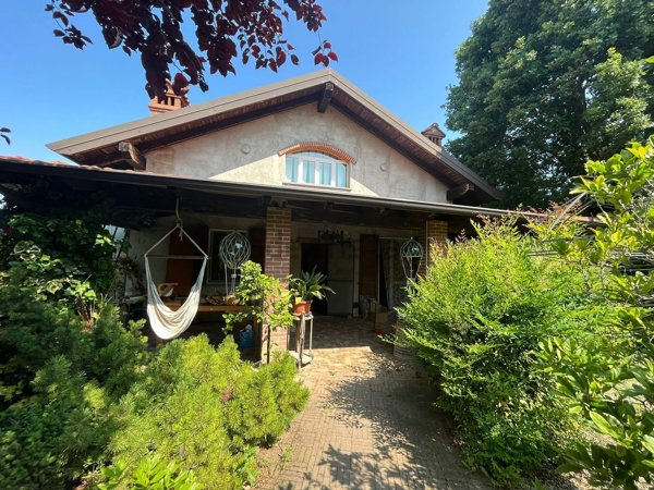 casa indipendente in vendita a Colli Verdi